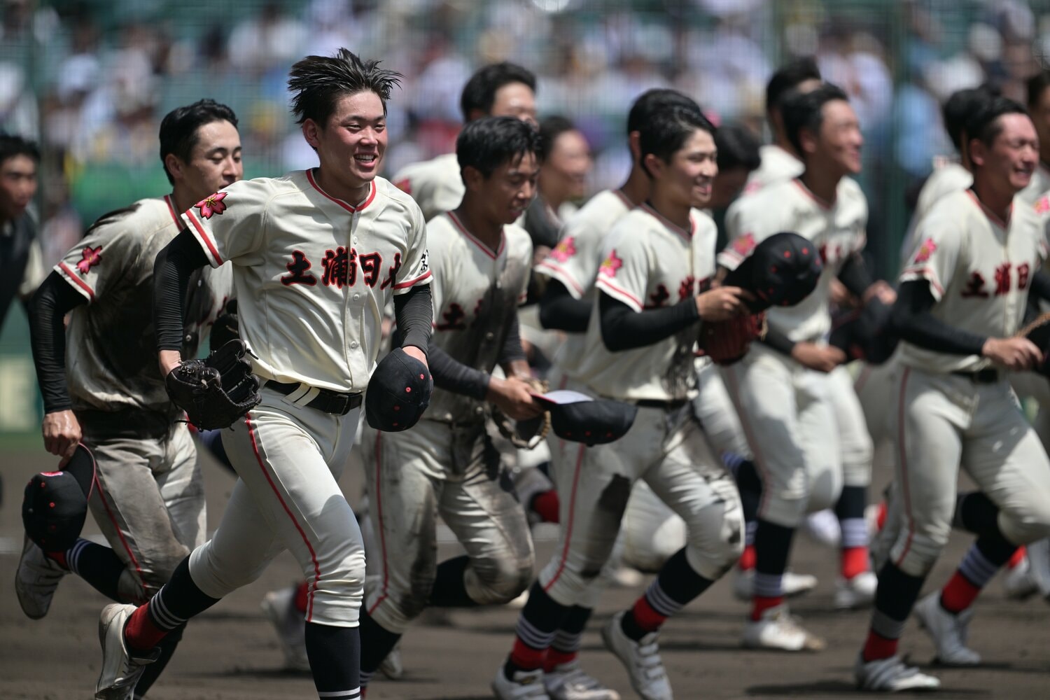 初めてベスト4まで進んだ土浦日大。2016年から髪形自由にしている　©Hideki Sugiyama
