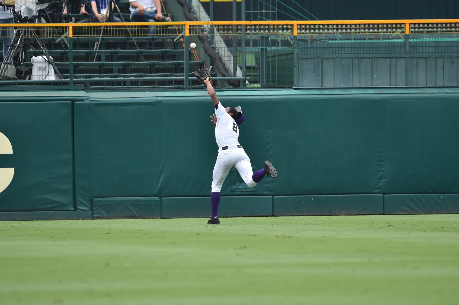 夏の甲子園で好守を見せたオコエ©Hideki Sugiyama