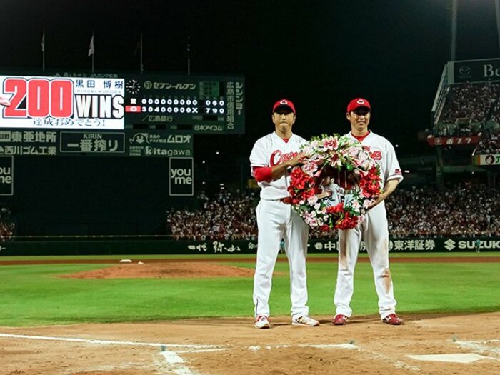 MVP新井貴浩を支えた黒田の言葉。「ボロボロになるまでやれ」の背景。＜Number Web＞ photograph by Kiichi Matsumoto