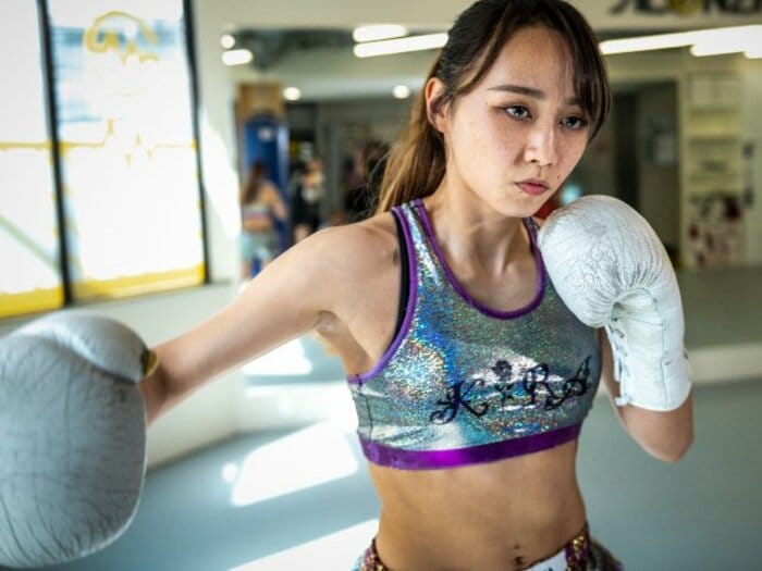 「武尊さんみたいに気迫で前に出て…」大学1年生・松谷綺が19歳で狙う“K-1女子”の頂点《特別フォトインタビュー》＜Number Web＞ photograph by Takuya Sugiyama