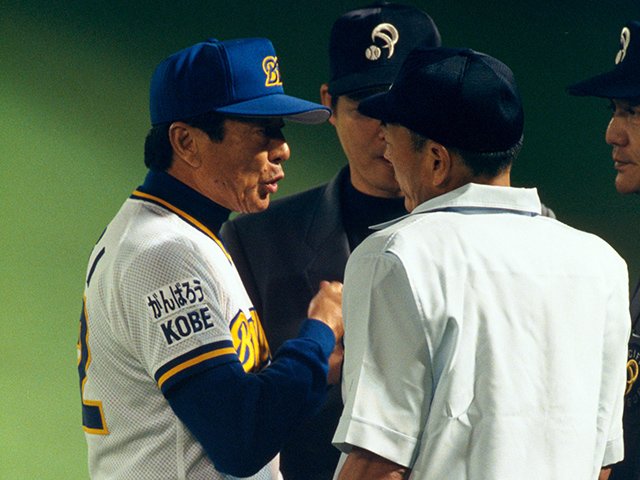 日本シリーズがモメた日》「だから巨人寄りだと言われるんだ！」“誤審