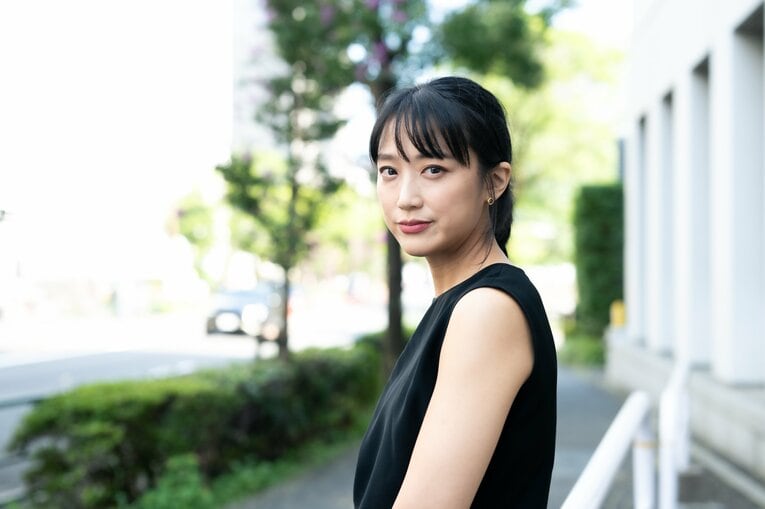 「ミス慶應」からテレビ朝日の看板アナウンサーになった竹内由恵。華やかなキャリアの裏には葛藤もあったという　©Miki Fukano
