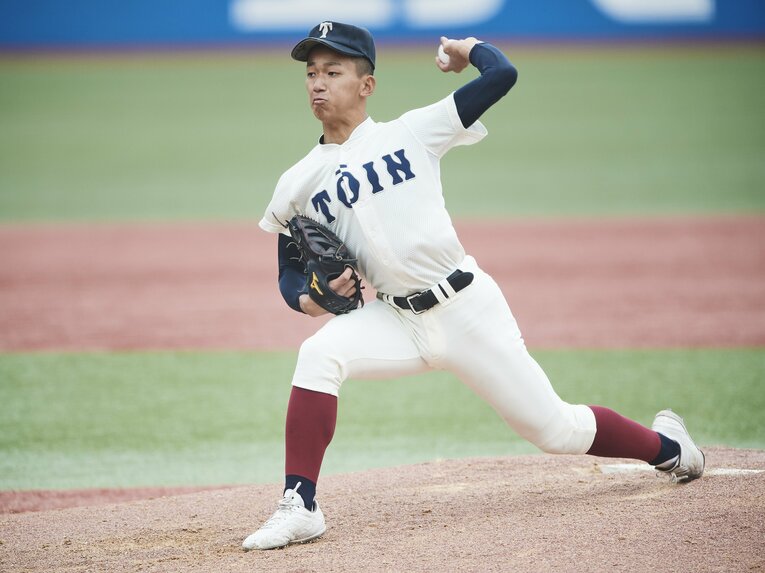 前田の投球フォーム（一塁側から） ©Yuki Suenaga