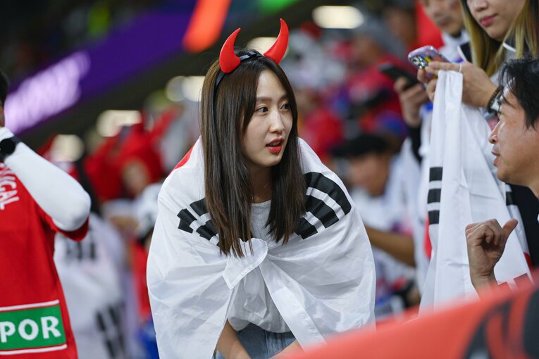 カタールW杯の女性サポーター　©Takuya Sugiyama/JMPA