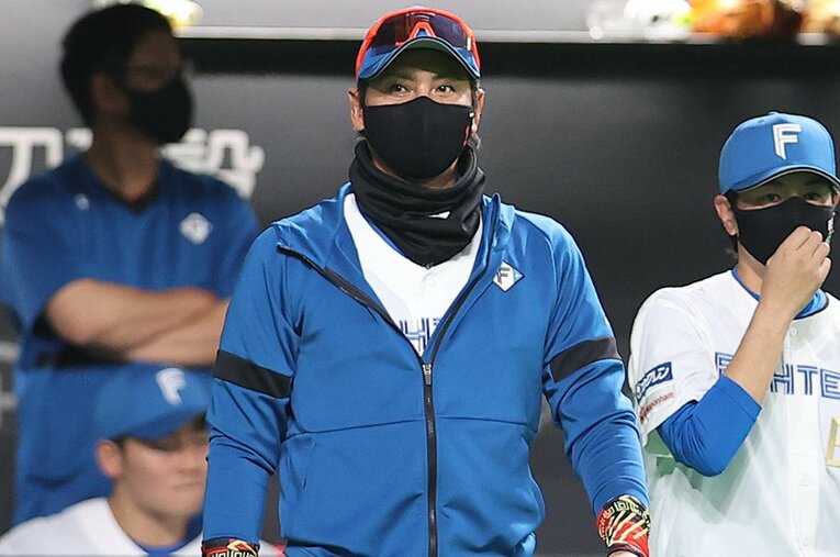 苦戦が続くBIGBOSSこと新庄監督と日本ハム。数字で見ると“不思議な現象”が多い ／ photograph by JIJI PRESS