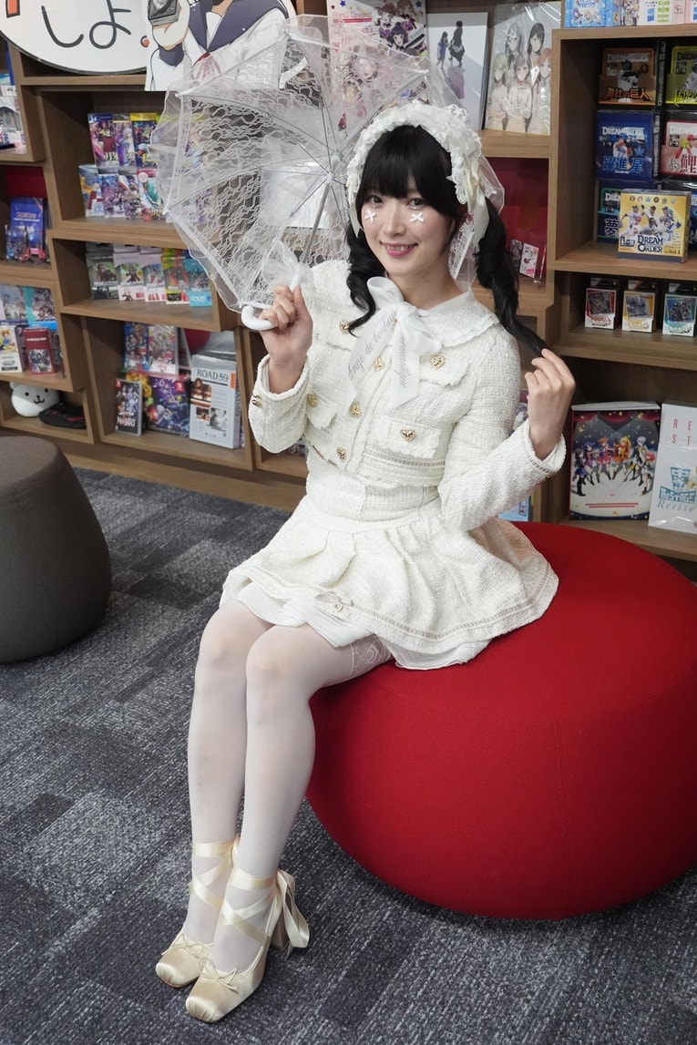 さくらあや（白ロリータ衣装）の撮りおろしフォト　©Essei Hara