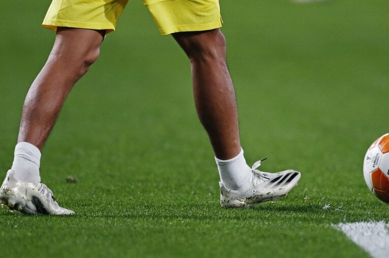 久保建英、EL衝撃デビューを独自写真で見る　日の丸スパイクと今季初得点、エメリ監督の“指摘”(4)