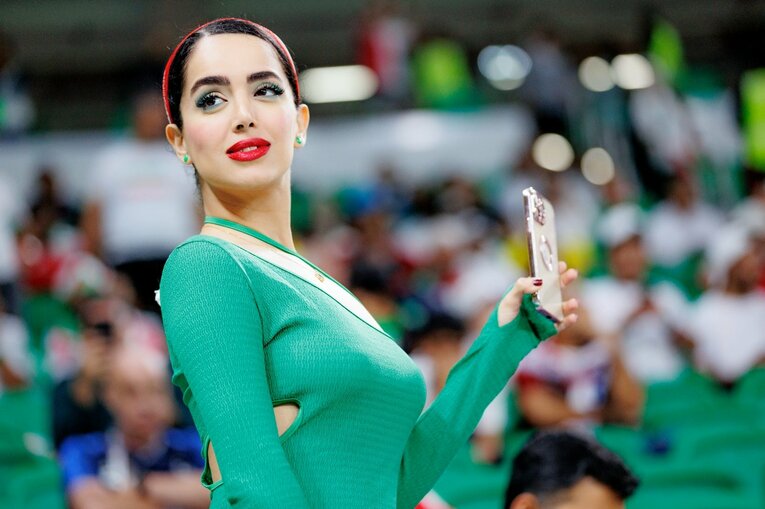 カタールW杯の女性サポーター　©Kiichi Matsumoto/JMPA