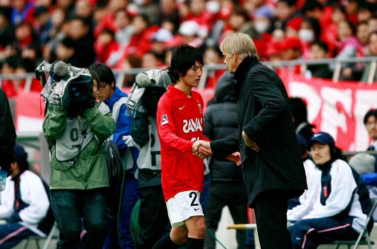 フィンケ監督と握手（2009年）　©︎Tamon Matsuzono