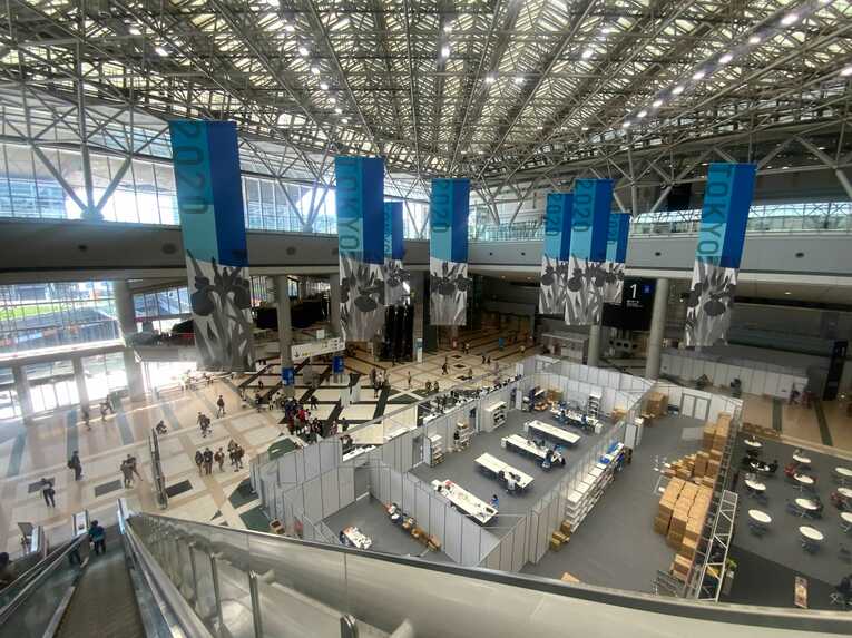 有明の東京ビックサイトが、日本を含む各国メディアの拠点・東京五輪プレスセンターになっている