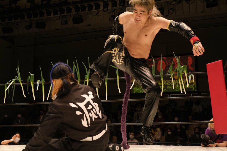 元引きこもりレスラー真琴が聖地・後楽園ホールで15周年大会「ほぼ満員なのに赤字」「強豪同期にフォール負け」でも手にした“ご褒美”(32)