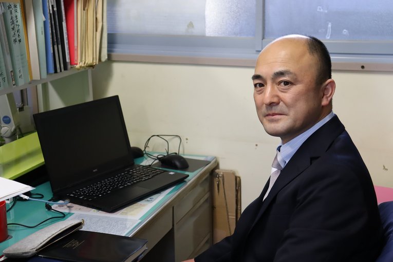 福島商で勤務する木村　©Genki Taguchi