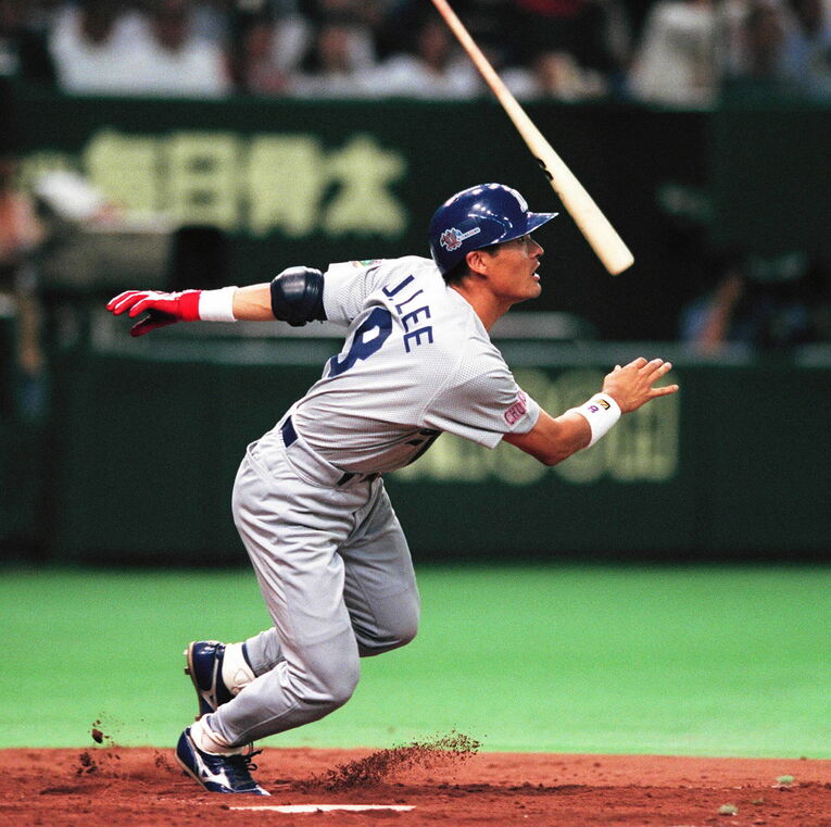 俊足を武器に1番打者として活躍した李政厚の父・鐘範　©JIJI PRESS