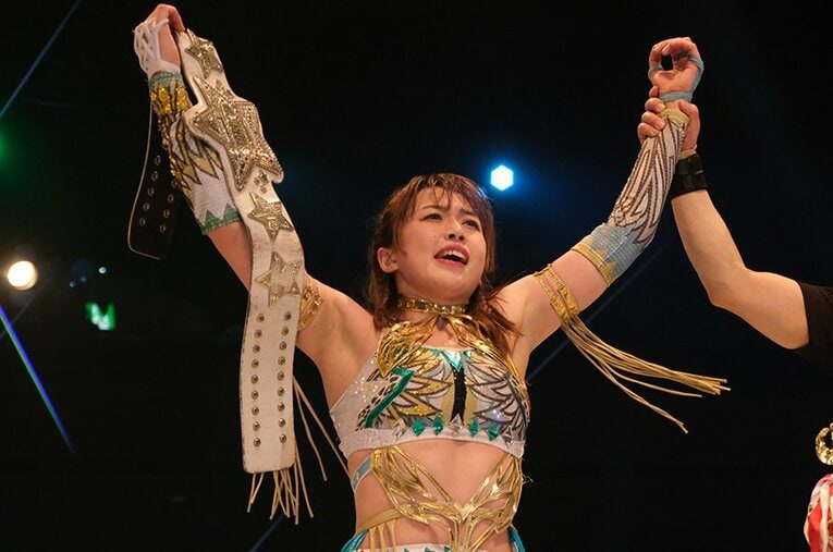 12月29日の梅咲遥戦に勝利し、12回目の防衛を果たした上谷沙弥 ／ photograph by Norihiro Hashimoto