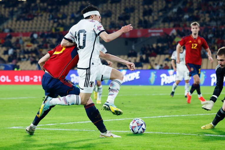 W杯前に日本人カメラマンが撮ったU-21スペインvs日本「リアルな実力差」ハイプレス空転の完敗を“未来予測”にしないためには… (32)