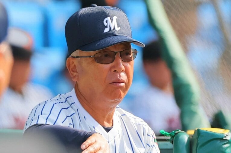 今夏で40回目の甲子園出場となった明徳義塾（高知）の馬淵史郎監督。惜しくも初戦で敗れたが、試合後には“苦言”も？ ／ photograph by Sankei Shimbun