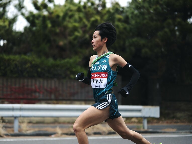2024年、箱根駅伝の4区で区間賞を獲得。駒大を突き放し、優勝を大きく引き寄せた佐藤一世　©Yuki Suenaga