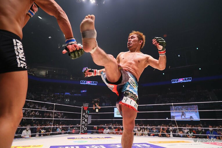 攻撃は蹴りが目立った昇侍。右腕負傷の影響はあった　©RIZIN FF