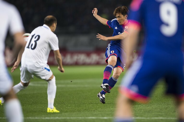 2015年ウズベキスタン戦で決めた美しいミドルシュート（2/7枚）©︎Takuya Sugiyama