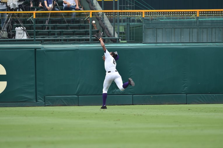 夏の甲子園で好守を見せたオコエ©Hideki Sugiyama