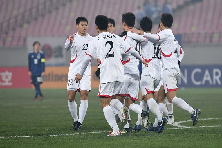 2018年のU-23アジア選手権で日本と対戦し、ゴールを挙げて喜ぶ北朝鮮代表。試合は3−1で日本が勝利した　©JIJI PRESS