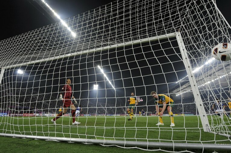 2011年アジア杯決勝、李忠成の伝説ボレーシュート決定的瞬間（4枚目／全4枚）　©Takuya Sugiyama