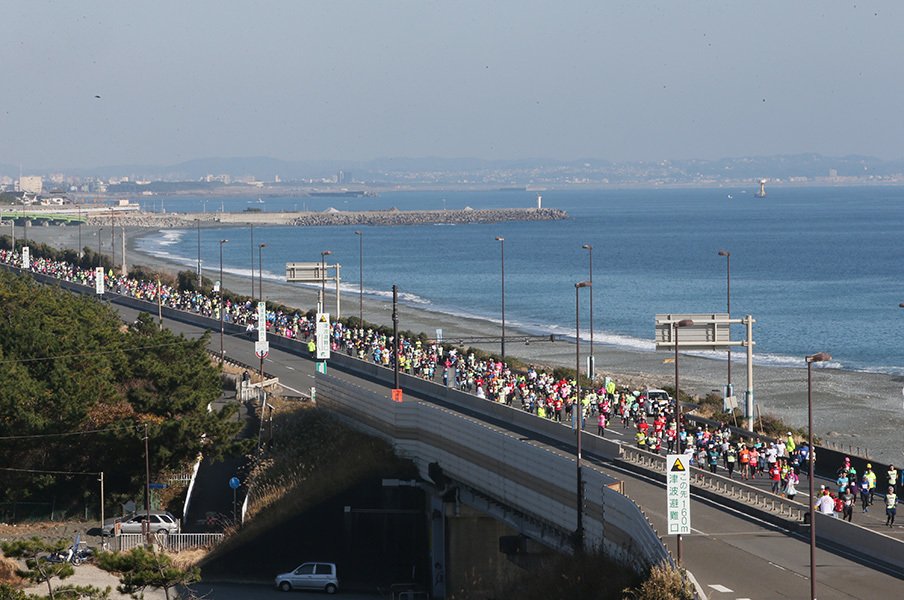 それでも、やっぱりフルマラソン。僕らが湘南国際マラソンに出る理由。<Number Web> photograph by SHONAN INTERNATIONAL MARATHON