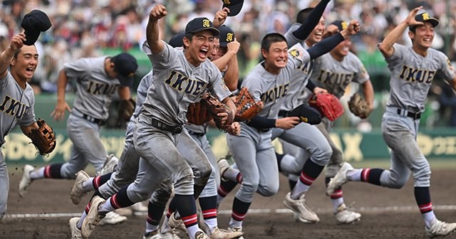 一番投げた左腕エースで「213球」 東北勢初優勝とともに「仙台育英の5人継投」が“高校野球100年の歴史を変える偉業”な理由 - 高校野球 -  Number Web - ナンバー