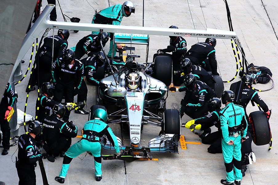 アレジやハッキネンの提案は正当か?F1における「無線」の意味を考える。<Number Web> photograph by Getty Images
