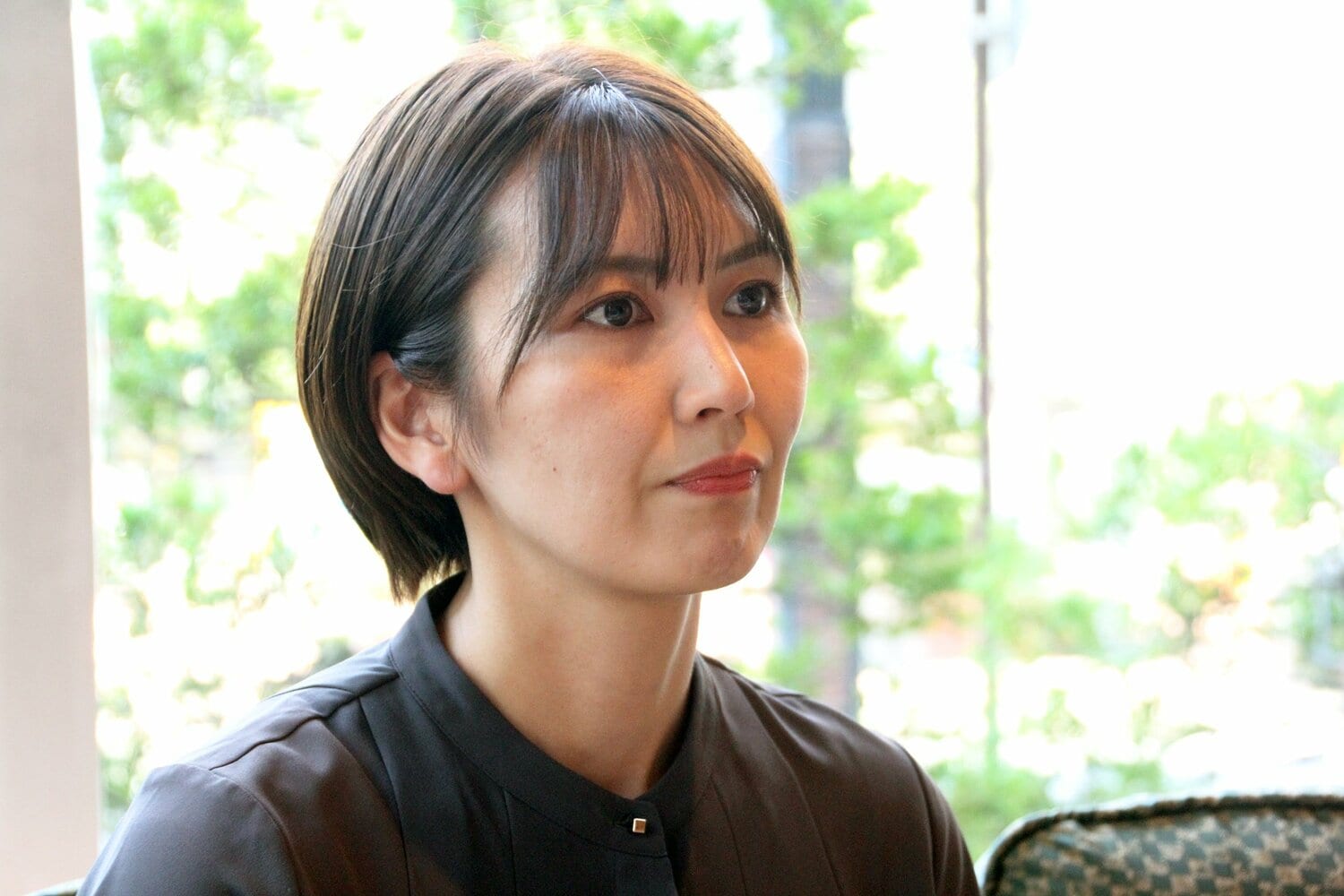インタビュー中の吉村 ©NumberWeb