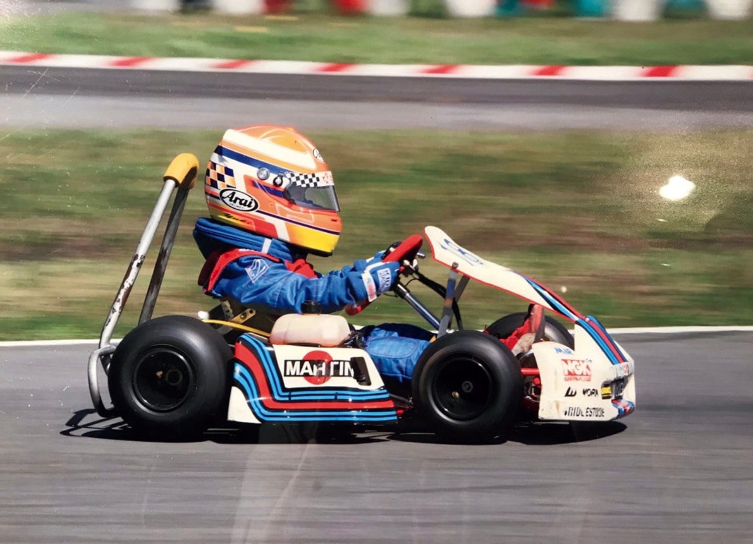 4歳でカートを始め、父が調整したマシンを乗りこなした（信彰氏提供写真）