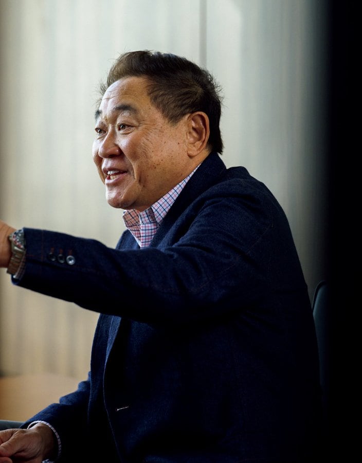 松木安太郎 Yasutaro Matsuki 1957年11月28日生、東京都出身。小学4年で読売クラブに入団。16歳でトップチームに昇格し、後に主将も務めた。'90年に引退し、'93年にヴェルディ川崎の監督に就任。'94年のシーズンを最後に退任した後は、セレッソ大阪などで監督を歴任した。現在は解説者 Hirofumi Kamaya