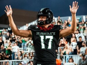 「たくさんの人が自分のTシャツを…」20歳で“競技経験ゼロ”からアメフト全米学生オールスターに!? ハワイ大・松澤寛政が語った「覚醒のワケ」