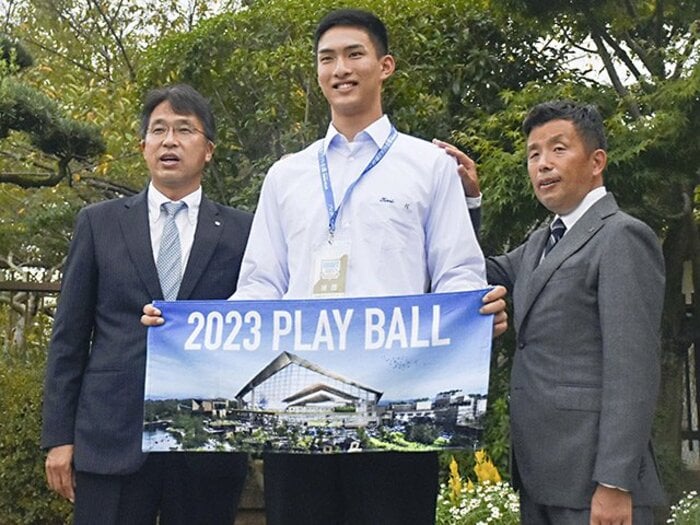 単独1位指名・達孝太（天理）の誕生日とファイターズの不思議な縁、編成トップの“決断の真相”とは＜広報が明かすドラフト裏側＞＜Number Web＞ photograph by KYODO