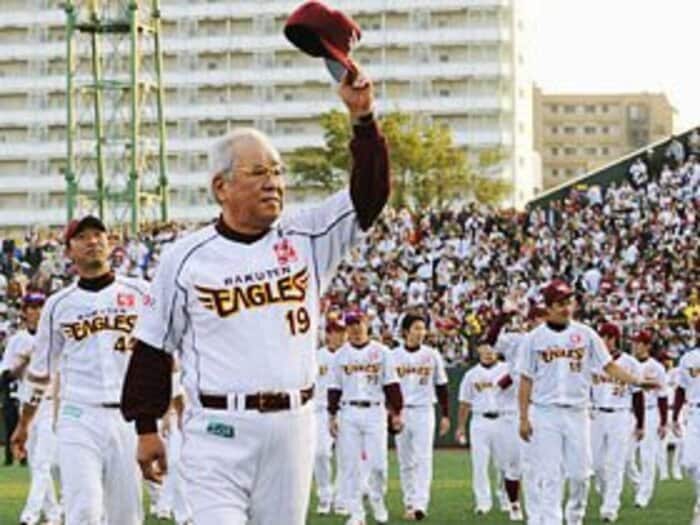 野村監督の名役者ぶりに、'73年の南海ホークスを見た。<Number Web> photograph by KYODO