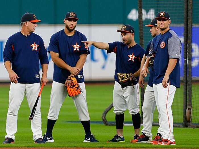 MLB最強の小さな巨人アルトゥーベ。160cm台のレジェンドは過去にも。＜Number Web＞ photograph by Getty Images