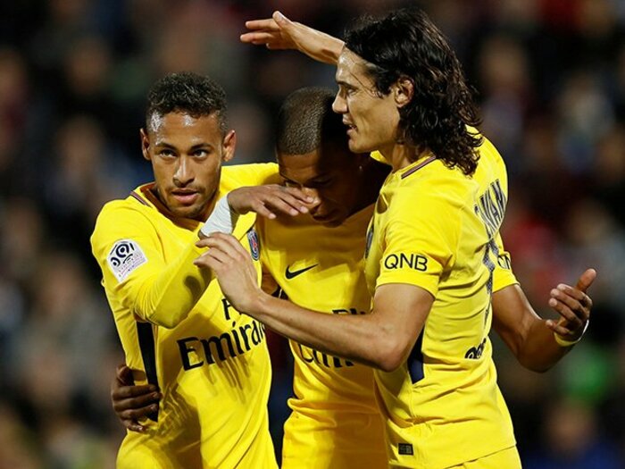 高騰する移籍金はどこから出てる？ネイマール290億円移籍の背景。＜Number Web＞ photograph by AFLO