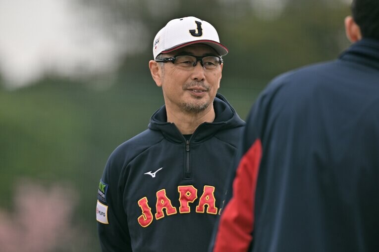 侍ジャパン強化合宿での吉井コーチ　©Hideki Sugiyama