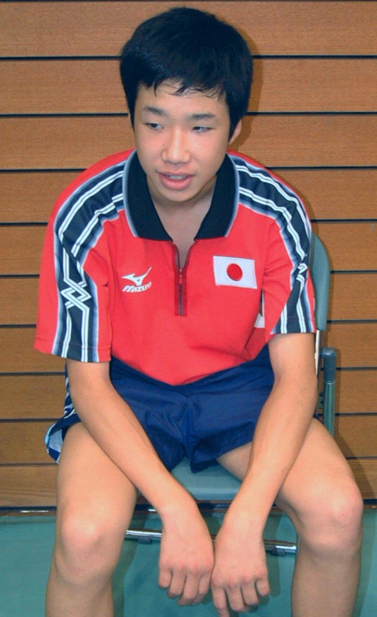 写真は2003年、14歳だった水谷。ドイツのブンデスリーガに挑戦する日本卓球界のホープとして取り上げられた頃　©KYODO