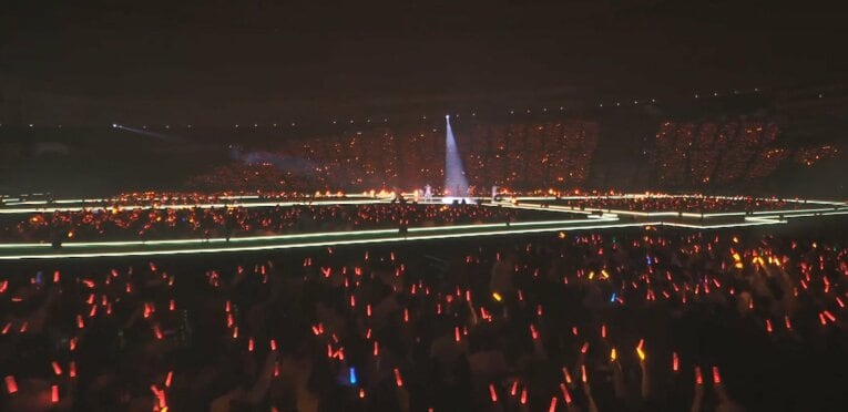 DAY2『winning the soul』で場内は赤く染まる　© Cygames, Inc.