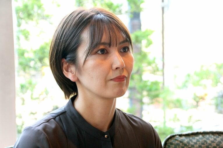 インタビュー中の吉村　©NumberWeb