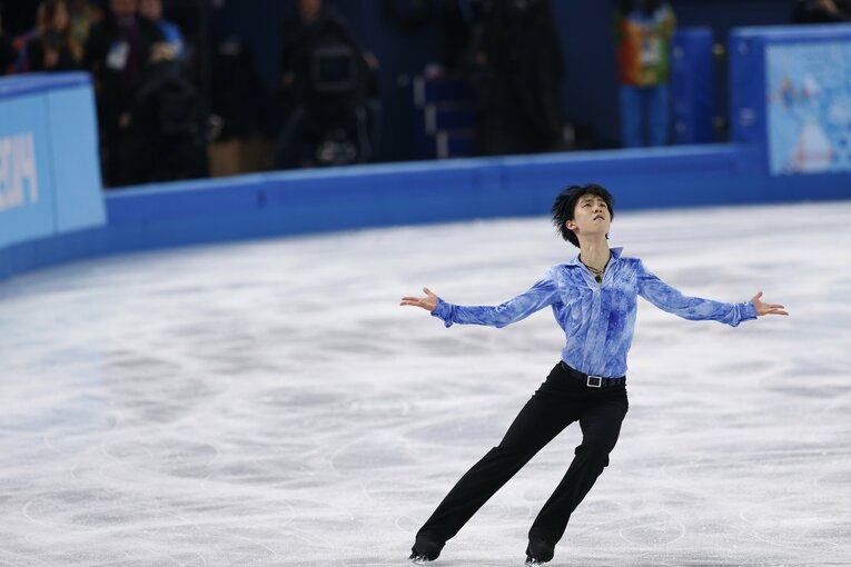 フェルナンデスが印象に残っているプログラムとして挙げた「パリの散歩道」（ソチ五輪SPの演技）　©JMPA