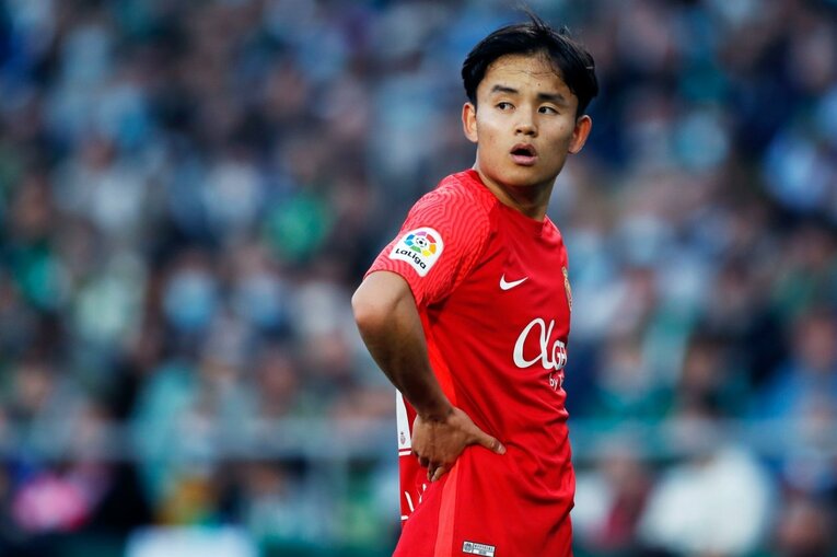 森保監督が久保建英をスペインまで見に来たのに…45分で交代　カメラマンが「終盤までいれば」と心残りを感じた理由(17)