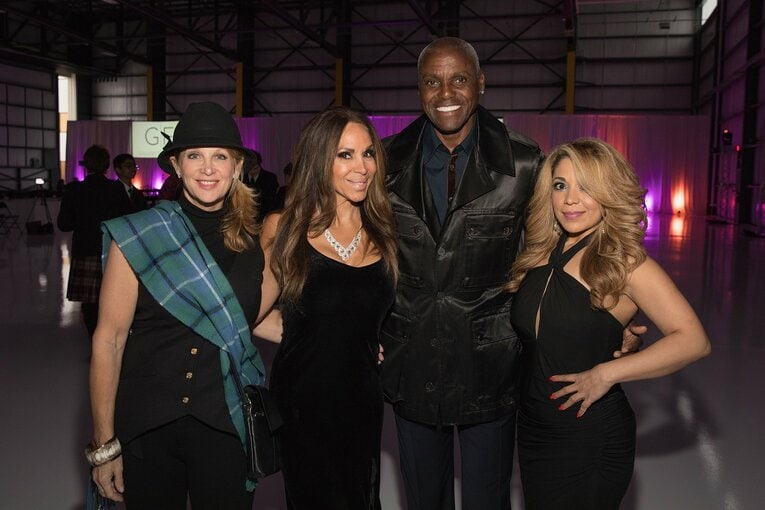 2018年、ヒューストンで行われたキルト生地のファッションイベントに参加したカール・ルイス　©Getty Images