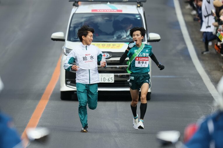 5区を区間新記録で走り、有終の美を飾った青学大の若林　©︎JMPA