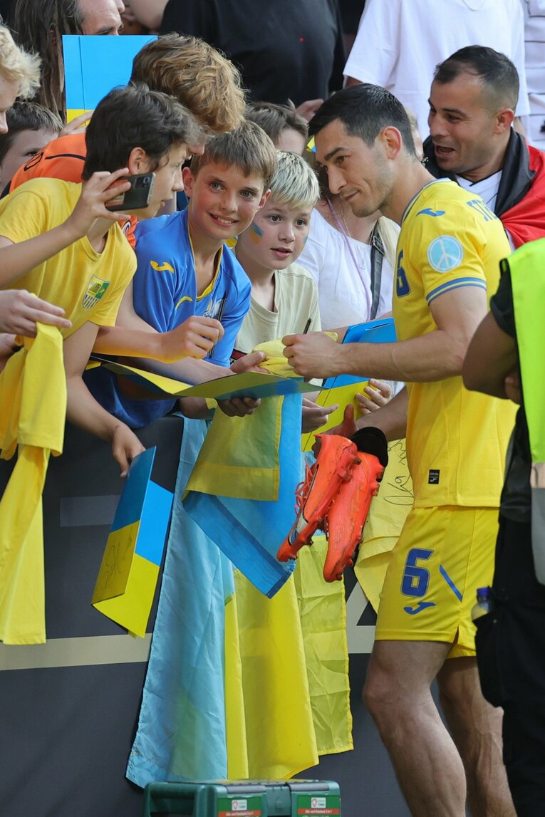 ウクライナサポーター　©dpa/JIJI PRESS