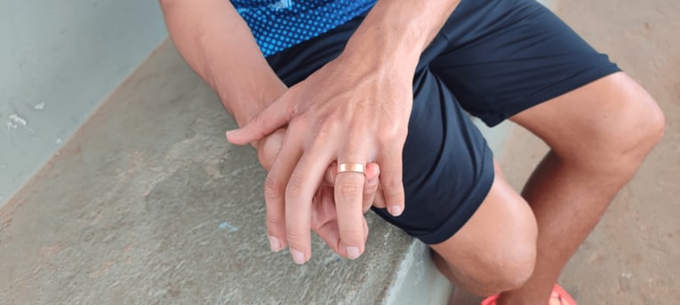 見つかった結婚指輪…写真はまだまだ続きます　©Hiroaki Sawada