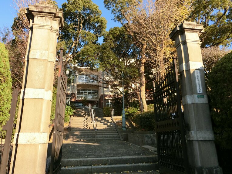 福岡県北九州市にある東筑高校。進学校として知られ、野球部は創部125年を迎えた ©Yuki Kashimoto