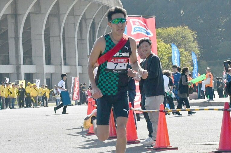 九州実業団駅伝の7区を激走する上野　©Hiramatsu Hospital