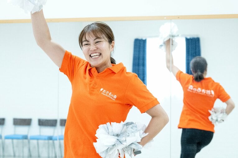 体操だけでなくチアダンスなども指導する　©Takashi Shimizu